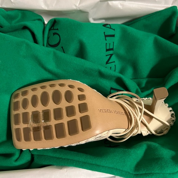 BOTTEGA VENETA Stretch Lace-Up Sandal in Toile - NEVER WORN - Picture 6 of 12